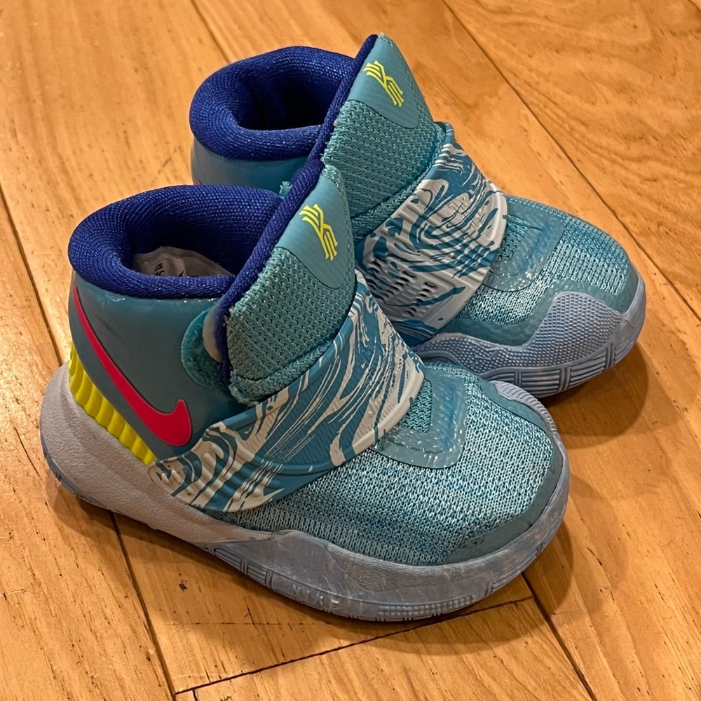 NWOT Nike Kyrie 6 Pool Party Teal Velcro Sneakers - Infant Size 2C